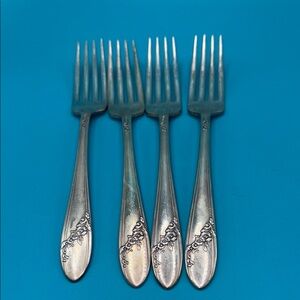 Elegant Tudor silver plate Oneida community Queen Bess ll Fork Set of 4